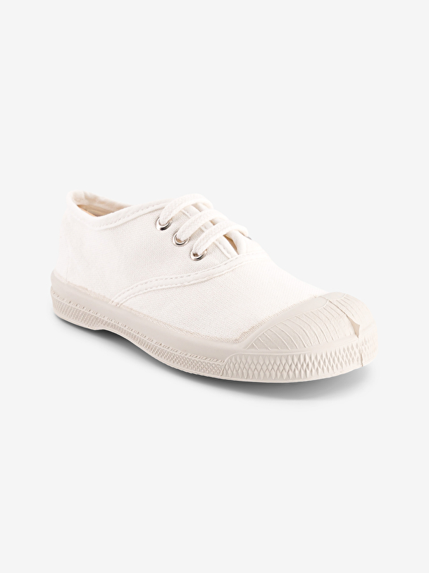 los niños cordones de tenis blanco