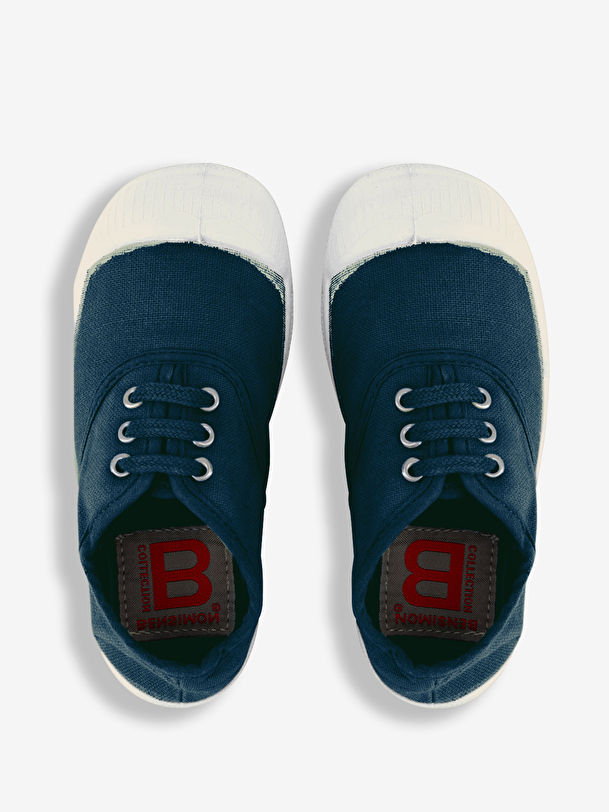 los niños cordones de tenis en el extranjero
