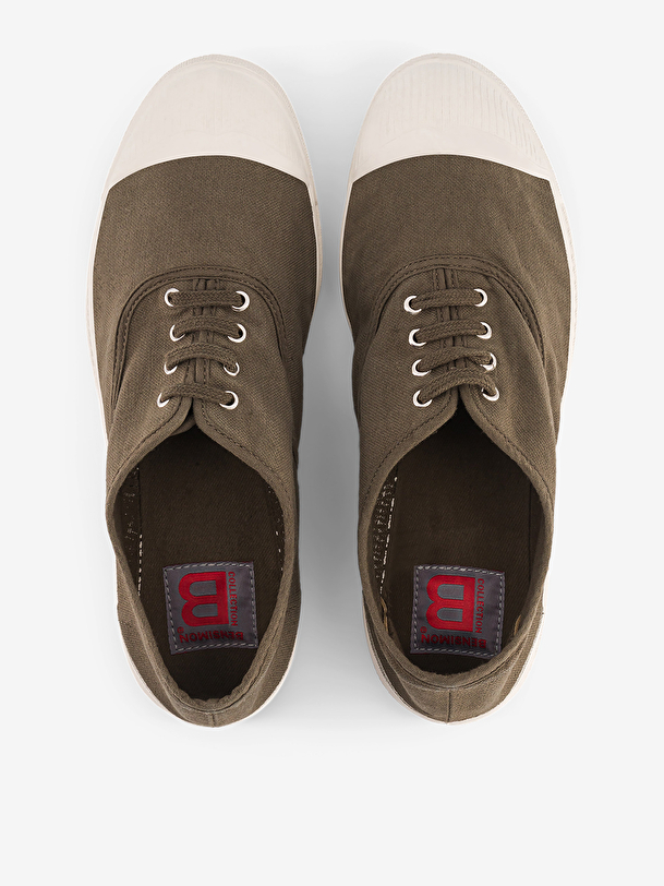 los hombres cordones de tenis de color caqui