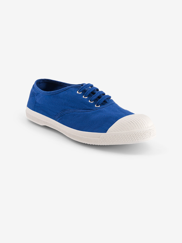 los hombres cordones de los tenis de color azul brillante