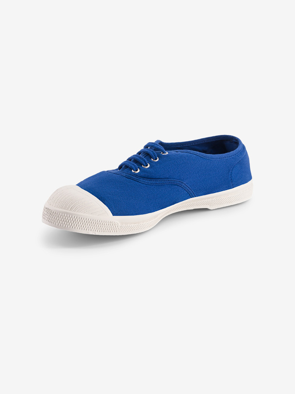 los hombres cordones de los tenis de color azul brillante