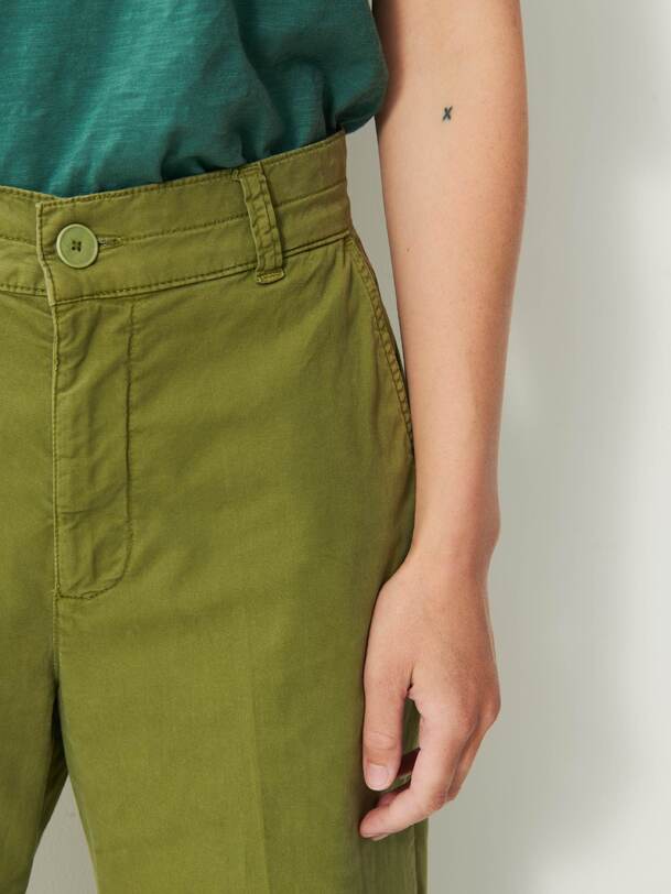 pantalones de chino de oliva