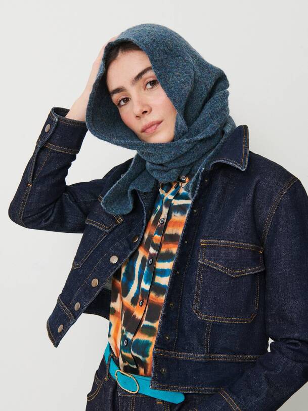 ophelia bufanda en el extranjero