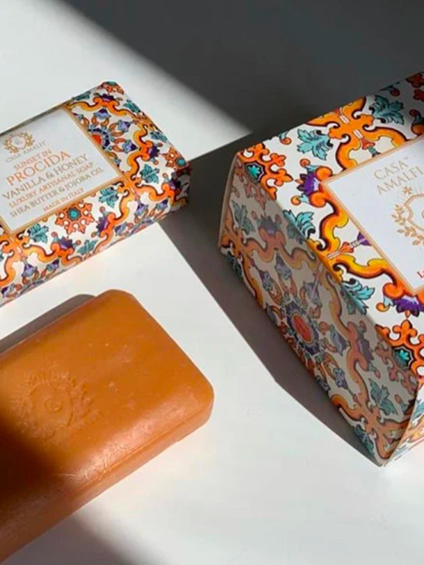 savon de la puesta de sol en procida - casa de amalfi naranja