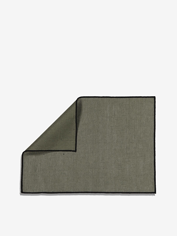 conjunto de color caqui recubierto de ropa de mesa de 35x48 de color caqui