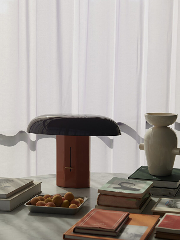 la montera de burdeosnaranja lámpara de mesa naranja