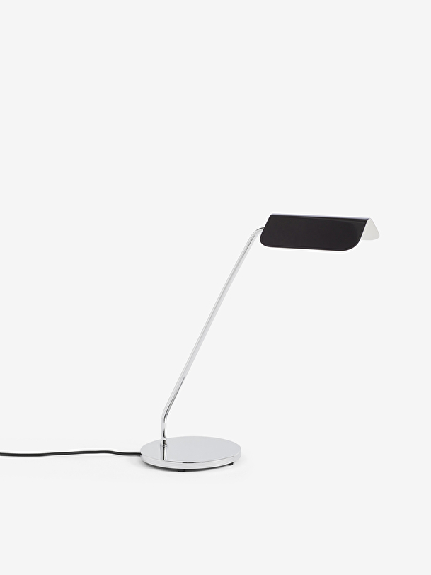 Ápice de la lámpara de mesa negro