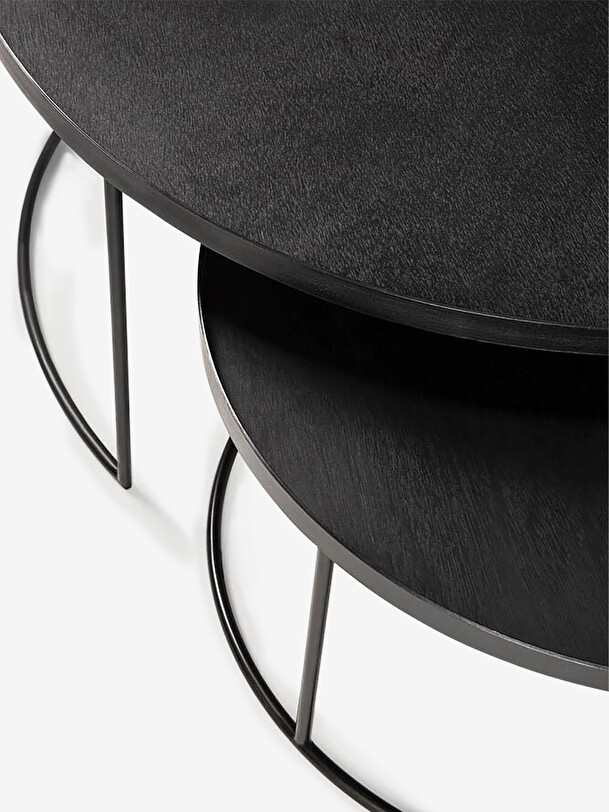 conjunto de mesas con bandejas negro