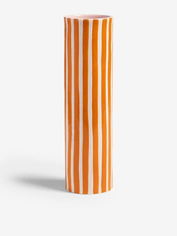 jarrón de rayos naranja es naranja
