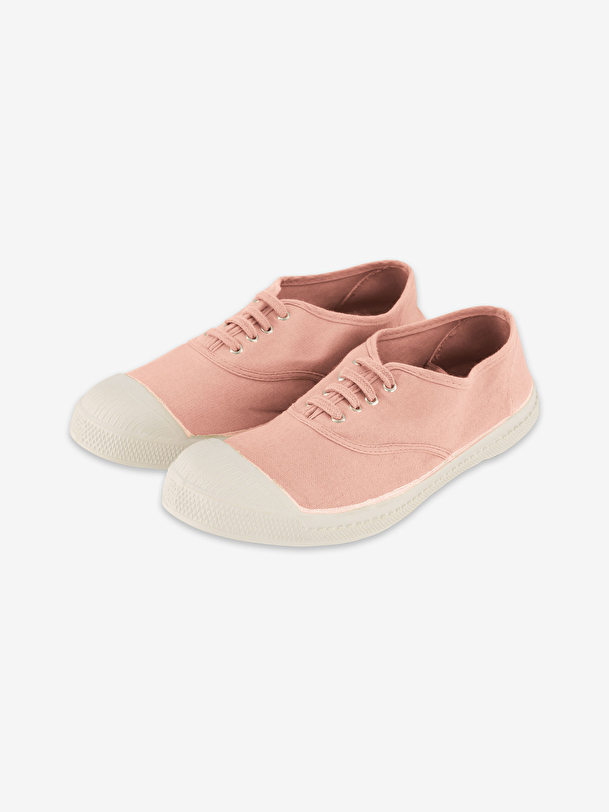 mujer de encaje-up de tenis rosa claro