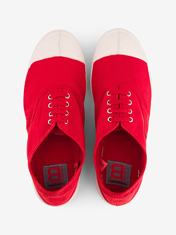 las mujeres cordones de los tenis de pasión