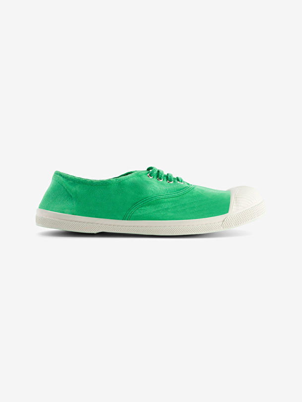 las mujeres cordones de los tenis de la pradera