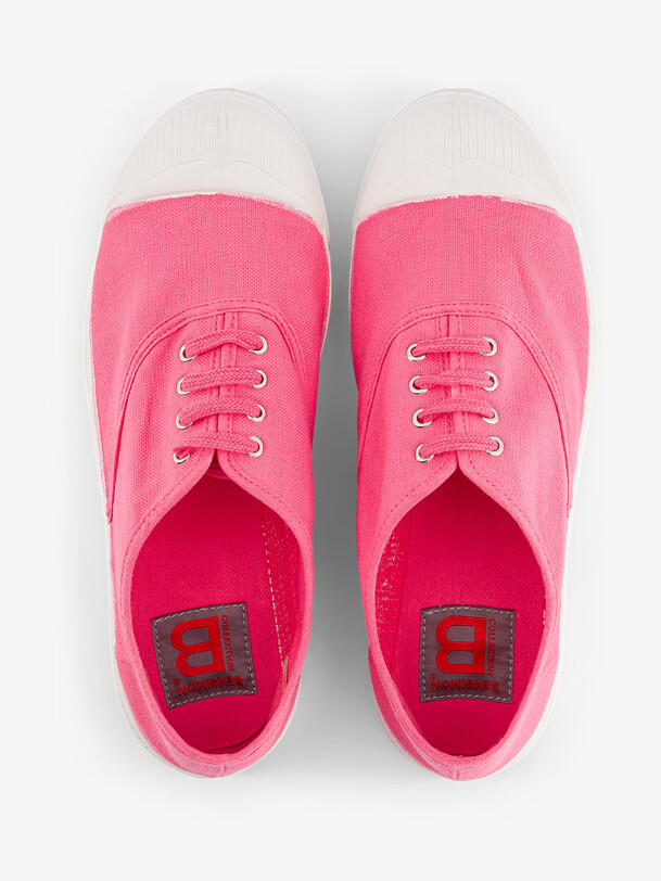 las mujeres cordones de los tenis de azalea