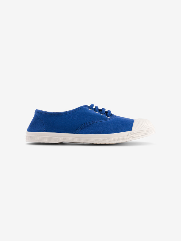 las mujeres cordones de los tenis de color azul brillante
